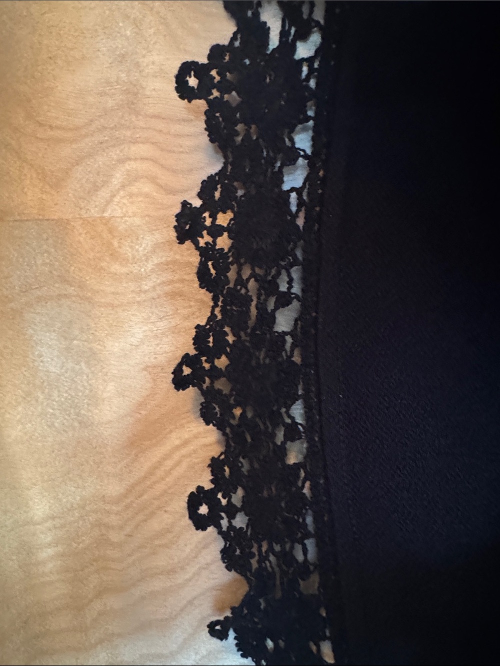 Kendall & Kylie Black Cropped Tank with Lace Hem - Picture 4 of 4